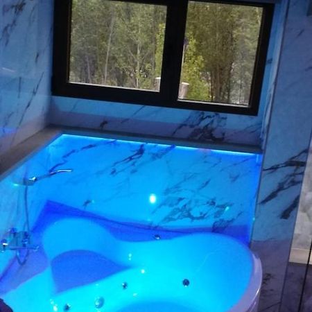 Apartamentos Los Robles アルカラ・デル・フカル エクステリア 写真