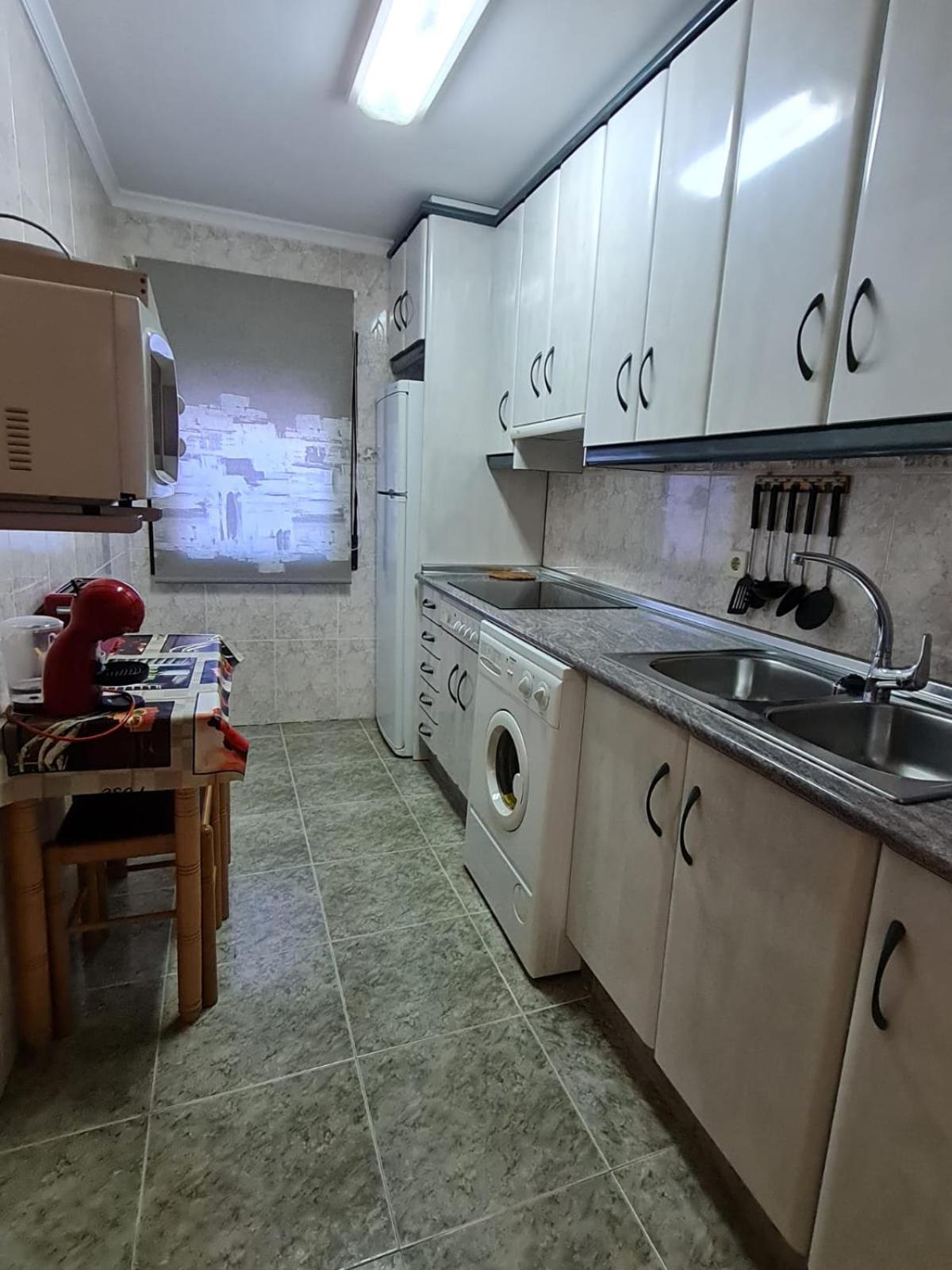 Apartamentos Los Robles アルカラ・デル・フカル エクステリア 写真