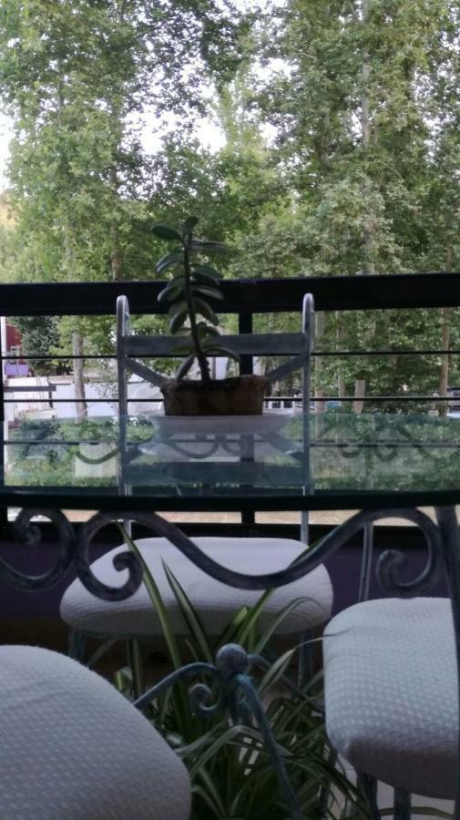 Apartamentos Los Robles アルカラ・デル・フカル エクステリア 写真
