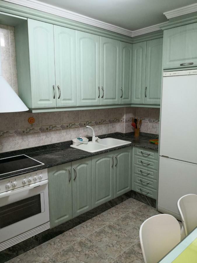 Apartamentos Los Robles アルカラ・デル・フカル エクステリア 写真